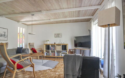 Christella - 200M from the Sea: Bois, Toit, Architecture, Domicile, Maison, Chalet, Siding, Dur, Pente, Biens