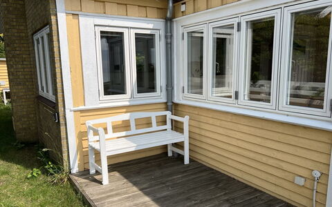 Bilal - 20M from the Sea: Chalet, Jardin, Siding, Batiments Jardin, Ombre, Cour, Arrière-Cour, Pelouse, Ferme, Aménagement Paysager