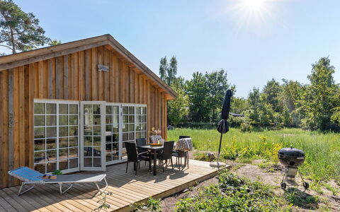 Sami - 200M from the Sea: Bois, Toit, Architecture, Domicile, Maison, Chalet, Siding, Dur, Pente, Biens
