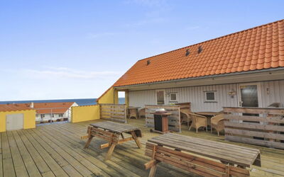 Gulla - 300M from the Sea