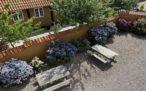 Ramona - 10M from the Sea: Bois, Maison, Chalet, Domicile, Toit, Zone Rurale, Siding, Cabane En Rondins, Batiments Jardin, Dur