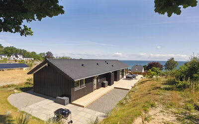 Maike - 200M from the Sea