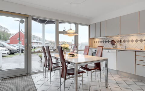 Armela - 10M from the Sea: Sol, Meubles, Design Intérieur, Sol, Plafond, Cuisine, Chaise, Luminaire, Comptoir, Éclairage