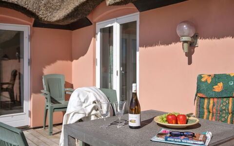 Tabea - 150M from the Sea: Bois, Tache De Bois, Planche, Dur, Chalet, Plate-Forme, Siding, Ombre, Parquet, Batiments Jardin