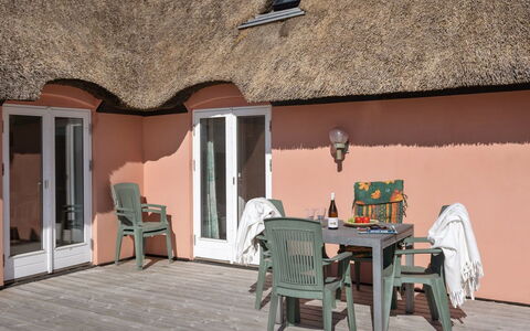 Tabea - 150M from the Sea: Bois, Tache De Bois, Planche, Dur, Chalet, Plate-Forme, Siding, Ombre, Parquet, Batiments Jardin
