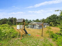 niina - 800m From The Sea