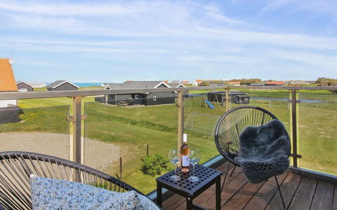 Sira - 250M from the Sea: Arbuste, Chalet, Domicile, Ombre, Couverture De Sol, Jardin, Cour, Arrière-Cour, Batiments Jardin, Pelouse