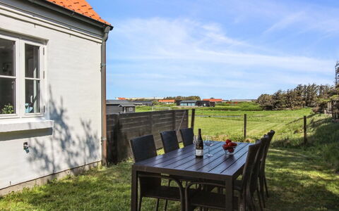 Sira - 250M from the Sea: Ciel, Lot Terre, Domicile, Nuage, Porte, Chalet, Pelouse, Cour, Dur, Ombre