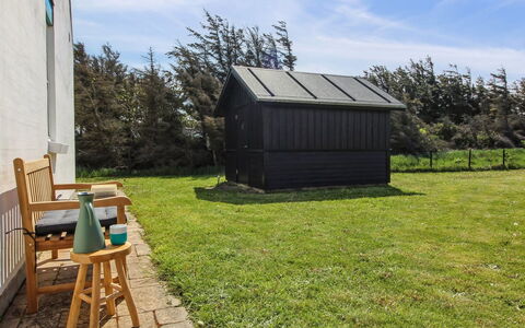 Sira - 250M from the Sea: Herbe, Lot Terre, Couverture De Sol, Pelouse, Batiments Jardin, Cabanon, Jardin, Prairie, Chalet, Arrière-Cour