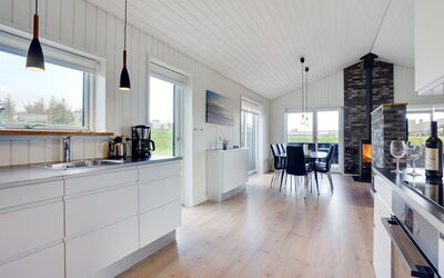 Øthbiorn - 1.1Km from the Sea