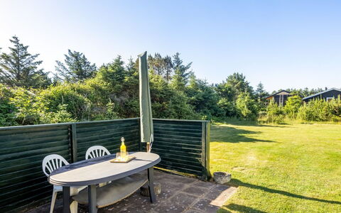 Matis - 650M from the Sea: Mobilier De Jardin, Meubles, Jardin, Ombre, Tableau De Plein Air, Pelouse, Aménagement Paysager, Chaise, Arrière-Cour, Cour