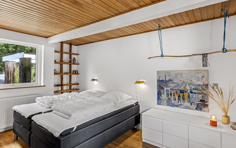 Matilda - 375M from the Sea: Design Intérieur, Bois, Plafond, Sol, Meubles, Chambre, Sol, Lit, Éclairage, Pièce