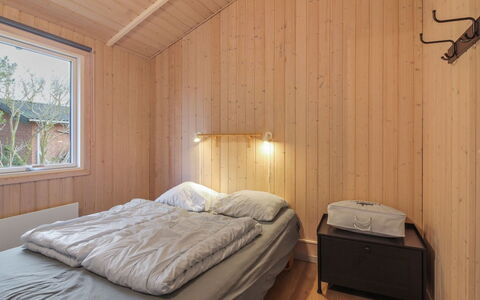 Panu - 600M from the Sea: Bois, Plafond, Design Intérieur, Chambre, Sol, Pièce, Sol, Domicile, Lit, Tache De Bois