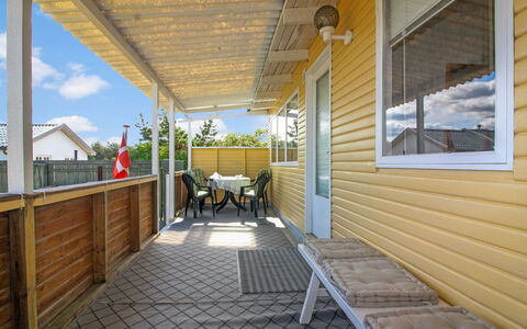 Bozin - 200M from the Sea: Architecture, Toit, Domicile, Composite, Daylighting, Siding, Allée