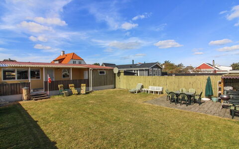 Bozin - 200M from the Sea: Architecture, Toit, Domicile, Composite, Daylighting, Siding, Allée