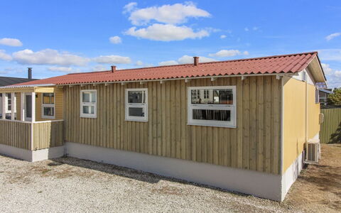 Bozin - 200M from the Sea: Architecture, Toit, Domicile, Composite, Daylighting, Siding, Allée