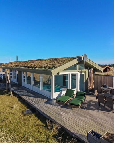 Falka - 800M from the Sea