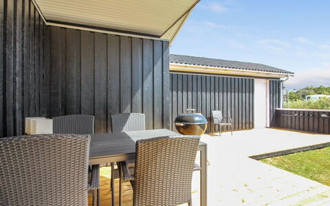 Dome - 750M from the Sea: Bois, Composite, Ombre, Dur, Conception, Porche, Tache De Bois, Siding, Planche, Daylighting