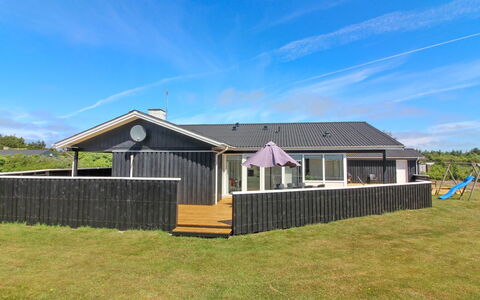 Dome - 750M from the Sea: Toit, Maison, Domicile, Architecture, Chalet, Lot Terre, Zone Rurale, Siding, Porche, Ferme