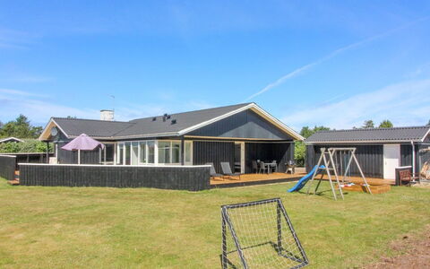 Dome - 750M from the Sea: Herbe, Maison, Toit, Chalet, Domicile, Arbuste, Ferme, Lot Terre, Zone Rurale