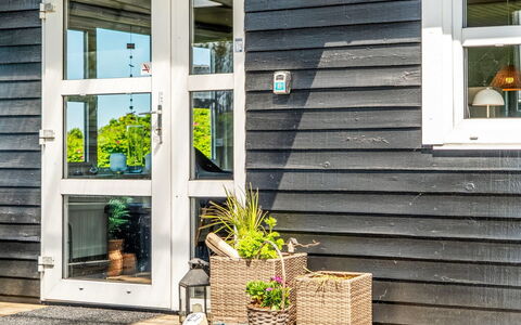 Lica - 600M from the Sea: Toit, Lot Terre, Chalet, Domicile, Zone Rurale, Cabanon, Siding, Batiments Jardin, Cabane En Rondins, Cabane