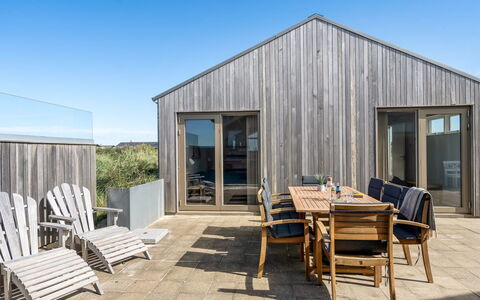 Friede - 100M from the Sea: Bois, Toit, Architecture, Domicile, Maison, Chalet, Siding, Dur, Pente, Biens