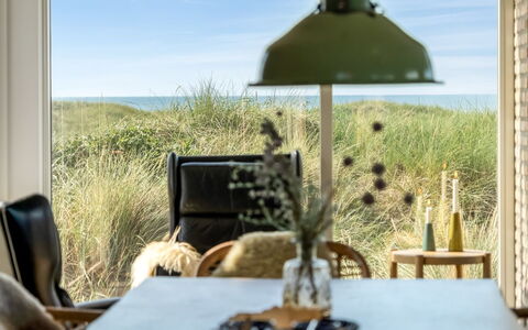 Friede - 100M from the Sea: Bois, Toit, Architecture, Domicile, Maison, Chalet, Siding, Dur, Pente, Biens