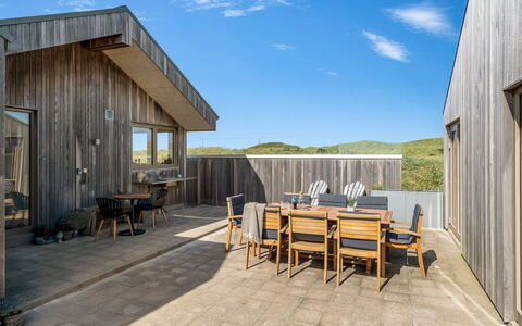 Friede - 100M from the Sea: Bois, Toit, Architecture, Domicile, Maison, Chalet, Siding, Dur, Pente, Biens