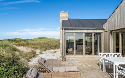 Friede - 100M from the Sea: Bois, Toit, Architecture, Domicile, Maison, Chalet, Siding, Dur, Pente, Biens