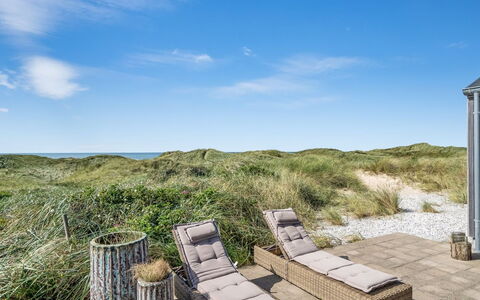 Friede - 100M from the Sea: Bois, Toit, Architecture, Domicile, Maison, Chalet, Siding, Dur, Pente, Biens