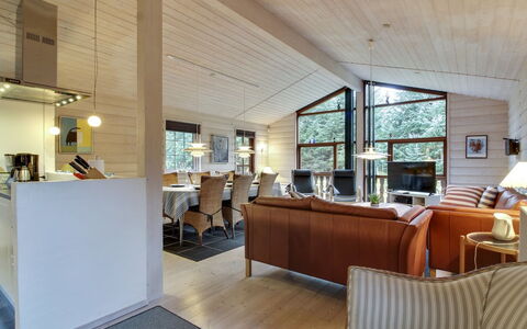 Jo - 1.2Km from the Sea: Bois, Plafond, Design Intérieur, Domicile, Chalet, Meubles, Salon, Pièce, Canapé, Dur