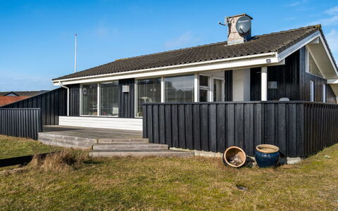 Ofrath - 350M from the Sea: Bois, Toit, Architecture, Domicile, Maison, Chalet, Siding, Dur, Pente, Biens
