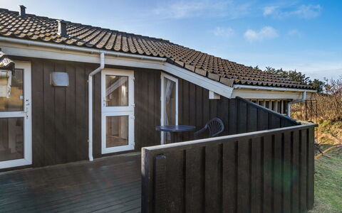 Ofrath - 350M from the Sea: Bois, Toit, Architecture, Domicile, Maison, Chalet, Siding, Dur, Pente, Biens