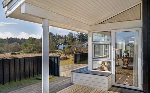 Ofrath - 350M from the Sea: Bois, Toit, Architecture, Domicile, Maison, Chalet, Siding, Dur, Pente, Biens
