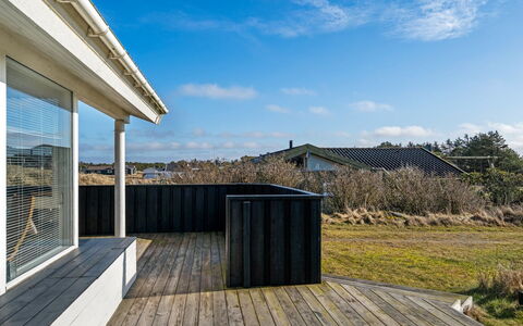 Ofrath - 350M from the Sea: Bois, Toit, Architecture, Domicile, Maison, Chalet, Siding, Dur, Pente, Biens