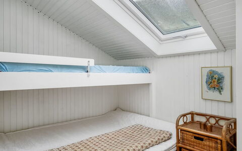 Ineke - 295M from the Sea: Bois, Design Intérieur, Chambre, Plafond, Sol, Lit, Sol, Linge, Meubles, Pièce