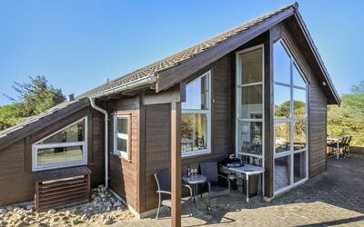 Lothen - 500M from the Sea