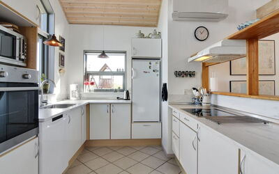 Lothen - 500M from the Sea