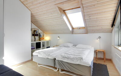 Lothen - 500M from the Sea