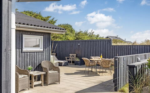 Ingemar - 100M from the Sea: Bois, Composite, Plate-Forme, Ombre, Dur, Mobilier De Jardin, Planche, Cour, Porche, Siding