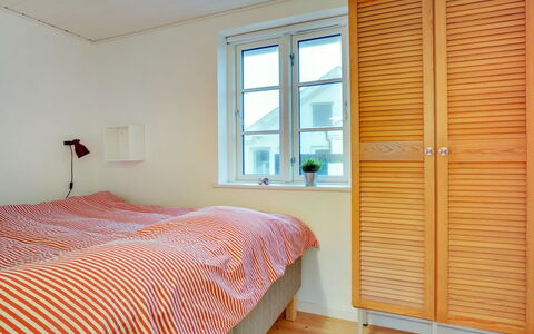 Sofine - 250M from the Sea: Bois, Chambre, Meubles, Lit, Design Intérieur, Sol, Literie, Sol, Cadre De Lit, Drap De Lit