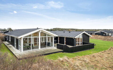 Eileen - 300M from the Sea: Bois, Maison, Chalet, Domicile, Toit, Zone Rurale, Siding, Cabane En Rondins, Batiments Jardin, Dur