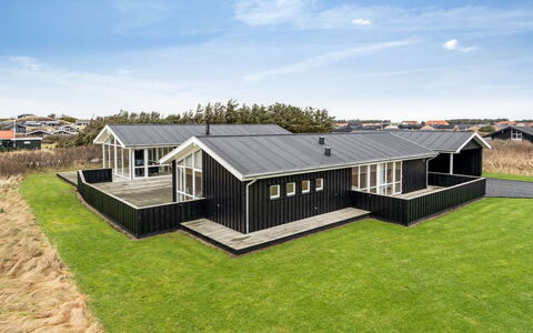 Eileen - 300M from the Sea: Bois, Maison, Chalet, Domicile, Toit, Zone Rurale, Siding, Cabane En Rondins, Batiments Jardin, Dur
