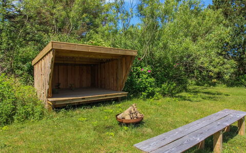 Ylva - 650M from the Sea: Bois, Domicile, Porche, Plate-Forme, Dur, Toit, Tache De Bois, Parquet, Eco Hôtel