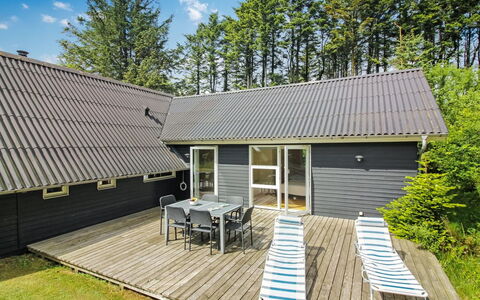 Windelgard - 1Km from the Sea: Piscine, Mobilier De Jardin, Meubles, Recours, Dalle, Eco Hôtel, Ombre, Chaise, Loisir, Biens