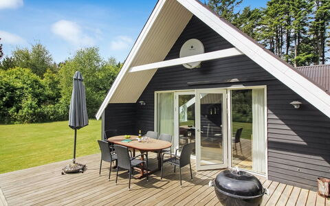 Windelgard - 1Km from the Sea: Piscine, Mobilier De Jardin, Meubles, Recours, Dalle, Eco Hôtel, Ombre, Chaise, Loisir, Biens