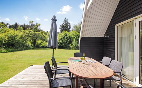 Windelgard - 1Km from the Sea: Piscine, Mobilier De Jardin, Meubles, Recours, Dalle, Eco Hôtel, Ombre, Chaise, Loisir, Biens