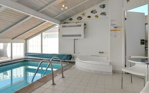 Gorica - 450M from the Sea: Toit, Maison, Zone Résidentielle, Domicile, Biens, Chalet, Conception
