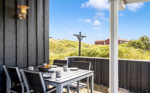 Kasperi - 250M from the Sea: Architecture, Toit, Domicile, Composite, Daylighting, Siding, Allée