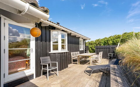 Kasperi - 250M from the Sea: Architecture, Toit, Domicile, Composite, Daylighting, Siding, Allée